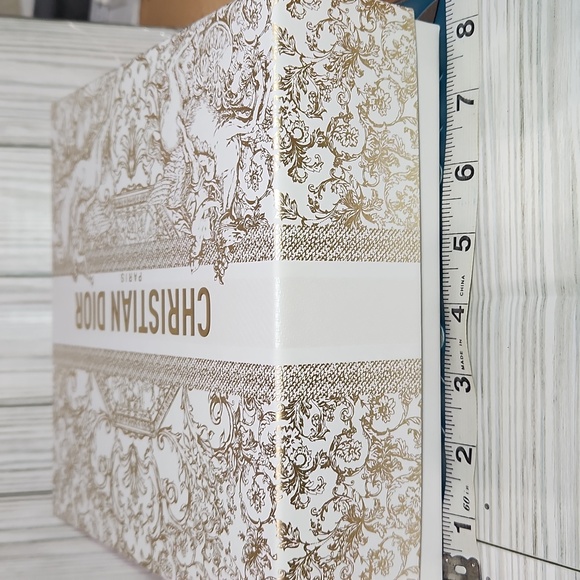 2023 Dior Holiday  box - Picture 7 of 9